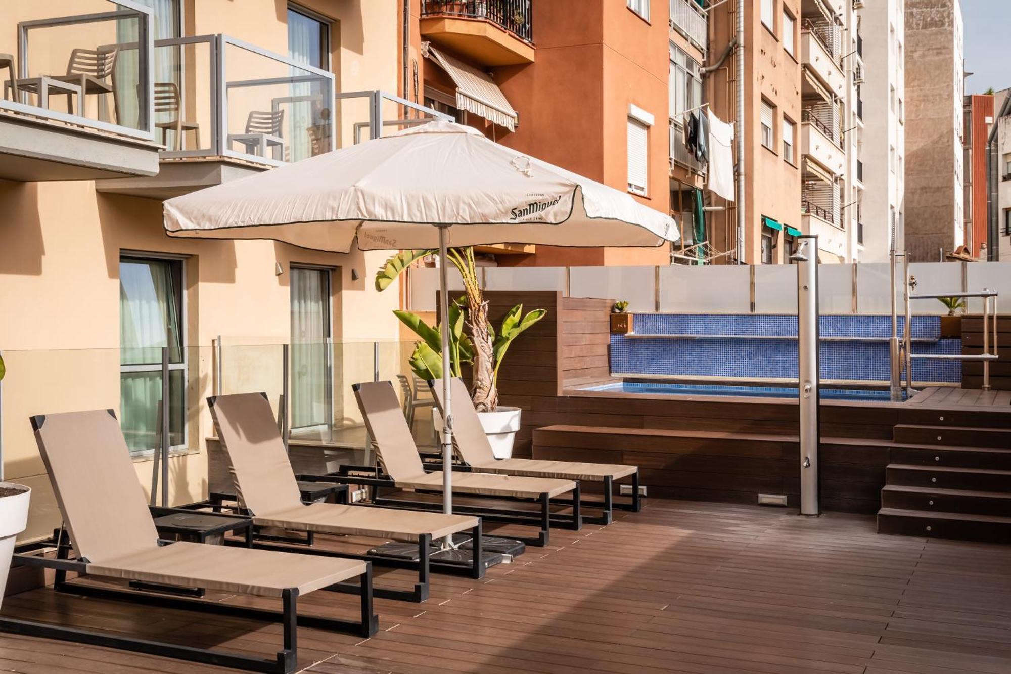 Arya Stadium Hotel — Zdjęcia 2